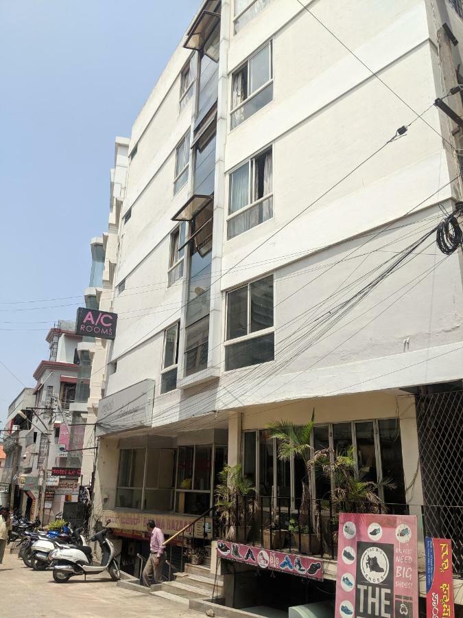 Aashraya Hotell Mysore Eksteriør bilde