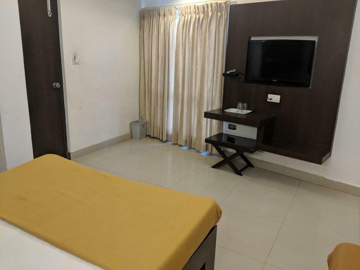 Aashraya Hotell Mysore Eksteriør bilde