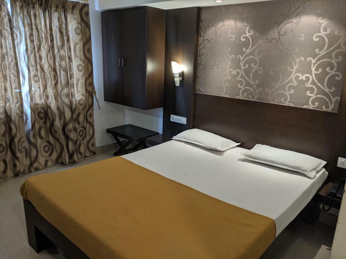 Aashraya Hotell Mysore Eksteriør bilde